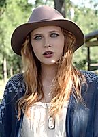Celebrity: Nicole Elliott