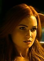 Celebrity: Siri Nase