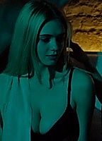 Celebrity: Nilperi Şahinkaya