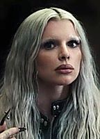 Celebrity: Julia Fox