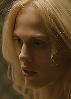 Celebrity: Aymeline Valade