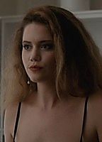 Celebrity: Emma Deckers