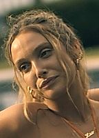 Celebrity: Sara Thompson