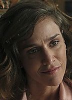 Celebrity: Guenia Lemos