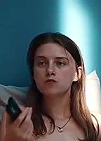 Celebrity: Sara Klimoska