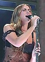 Celebrity: Tate McRae