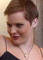 Celebrity: Samantha Holland