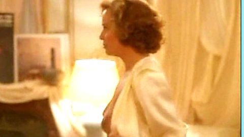 Pic: Laura Antonelli in Tranches de vie (1985)