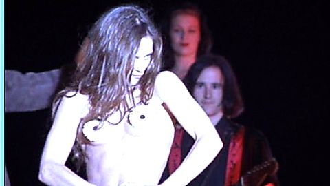 Pic: Gabrielle Anwar in Board Heads (1998)
