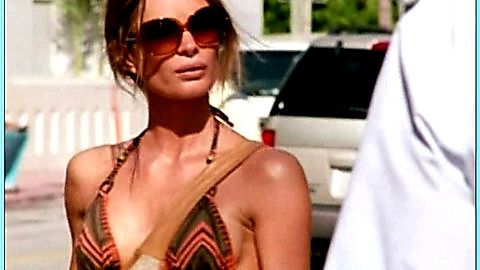 Pic: Gabrielle Anwar in Burn Notice (2007)