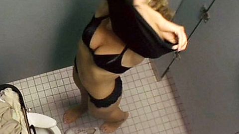 Pic: Christina Applegate in Kiss of Fire (1998)