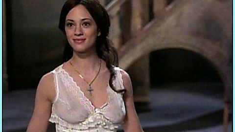 Pic: Asia Argento in Phantom of the Opera (1998)