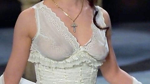 Pic: Asia Argento in The Phantom of the Opera (1998)