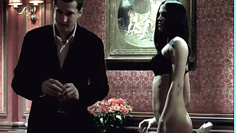 Pic: Asia Argento in Les Morsures de l'aube (2001)