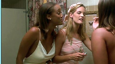 Pic: Tyra Banks in Love Stinks (1999)