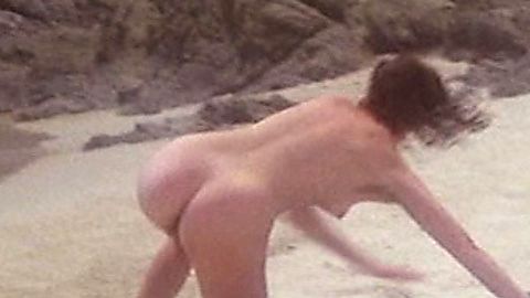 Pic: Emmanuelle B in Premiers désirs (1983)