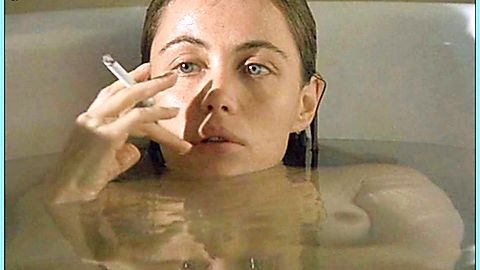 Pic: Emmanuelle B in Strayed (2003)