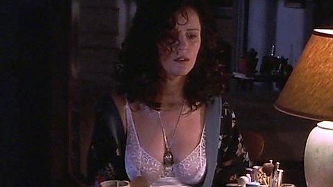 Pic: Bonnie Bedelia in Needful Things (1993)