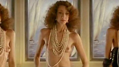 Pic: Marisa Berenson in La Tête dans le sac (1984)