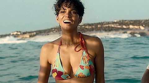 Pic: Halle Berry in Dark Tide (2012)