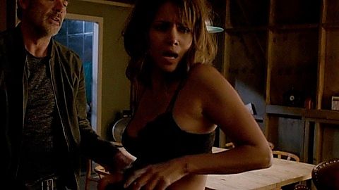 Pic: Halle Berry in Extant