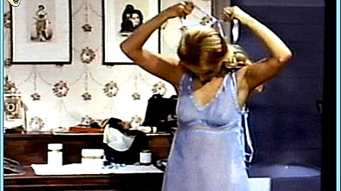Pic: Barbara Bouchet in Alla ricerca del piacere (1972)