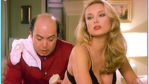 Pic: Barbara Bouchet in La moglie in vacanza... l'amante in città (1980)
