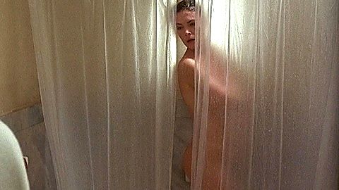 Pic: Lara Flynn Boyle in Threesome (1994)