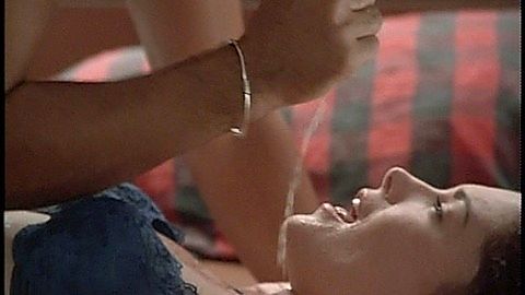 Pic: Lara Flynn Boyle in The Big Squeeze (1996)