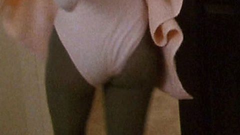 Pic: Kim Cattrall in The Bonfire of the Vanities (1990)