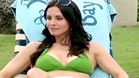 Pic: Courteney Cox in Cougar Town (2009)