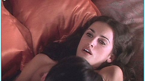 Pic: Penélope Cruz in La niña de tus ojos (1998)