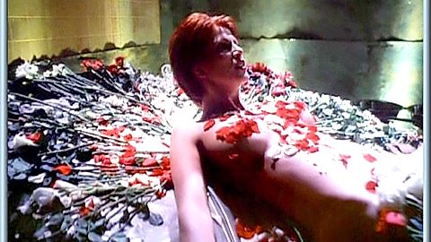 Pic: Angie Everhart in Garden of Evil (1998)