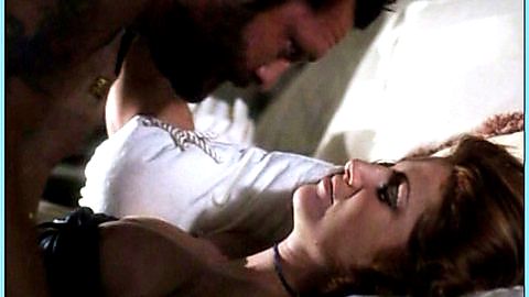Pic: Angie Everhart in The Stray (2000)