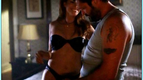 Pic: Angie Everhart in The Stray (2000)