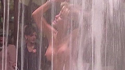 Pic: Farrah Fawcett in Dr. T & the Women (2000)