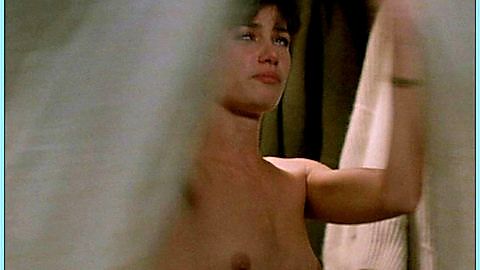 Pic: Linda Fiorentino in Gotcha (1985)