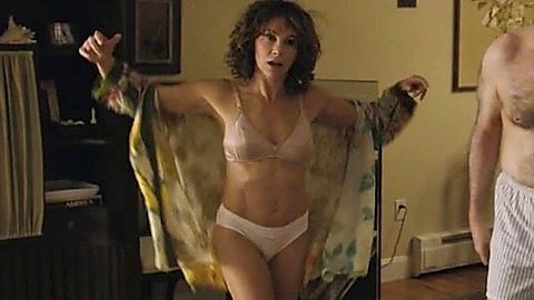Pic: Jennifer Grey in Red Oaks (2014)