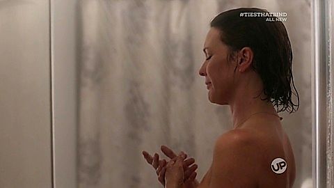 Pic: Kelli Williams in Ties That Bind