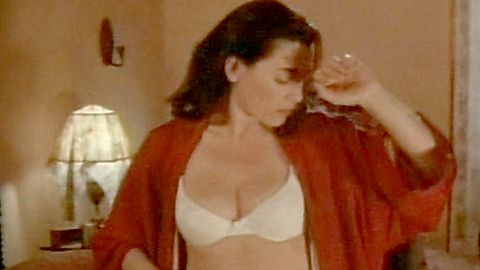 Pic: Julianna Margulies in Traveller (1997)