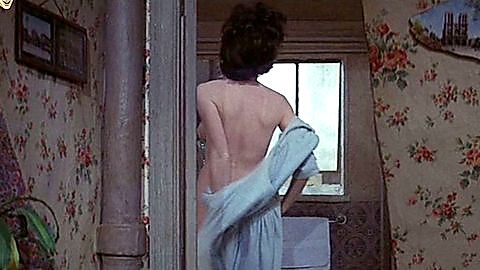 Pic: Shirley MacLaine in Irma la Douce (1963)
