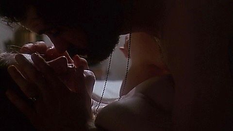 Pic: Jennifer Jason Leigh in Rush (1991)