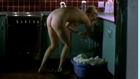 Pic: Emily Lloyd in The Honeytrap (2002)