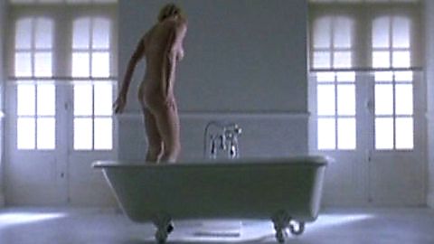 Pic: Emily Lloyd in The Honeytrap (2002)