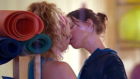 Pic: Natasha Lyonne in Addicted to Fresno (2015)