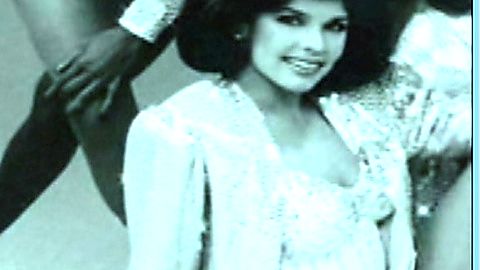 Pic: Teri Hatcher in E! True Hollywood Story (1996)