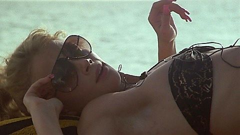 Pic: Lauren Holly in Band of the Hand (1986)