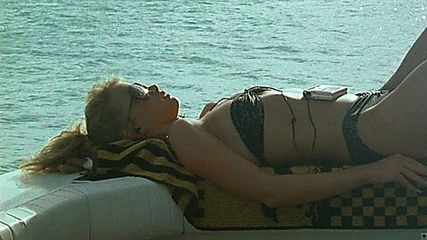 Pic: Lauren Holly in Band of the Hand (1986)