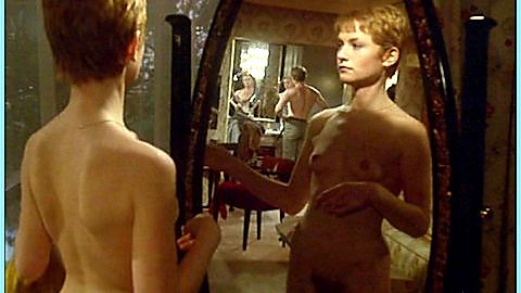 Pic: Isabelle Huppert in La truite (1982)