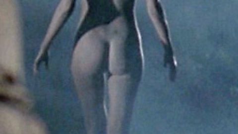 Pic: Elle Macpherson in Sirens (1994)